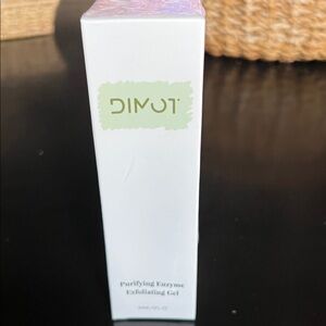 Purifying Enzyme Exfoliating Gel - White